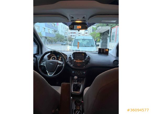 Sahibinden Ford Tourneo Courier 1.5 TDCi Titanium Plus 2020 Model 