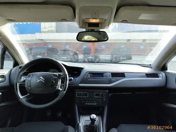 ACİL İKİNCİ SAHİBİNDEN TEMİZ BAKIMLI DÜŞÜK KM C5 1.6 HDI DİZEL
