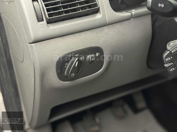 İLK ELDEN 204 BİN KM DELUX ÇİFT SÜRGÜ TEK KAPI DEĞİŞENSİZ KLİMA