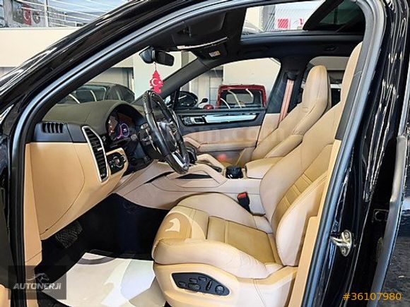 AUTONERJİ'DEN 2022 PORSCHE CAYENNE 3.0PLATİNUM EDİTİON TURBOJANT