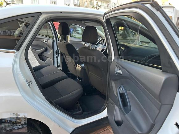 TUNÇ AUTO'DAN 60.000 KM EMSALSİZ FORD FOCUS 1.6 Tİ-VCT TREND X