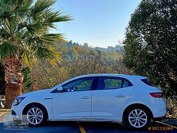 2017 RENAULT MEGANE HB 1.5 dCi EDC TOUCH 110HP CARPLAY KEYLESS