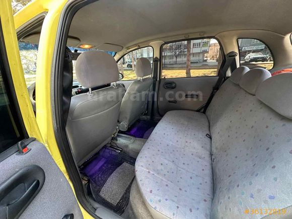EMSALSİZ KONDİSYONDA CORSA B KILİMALI 