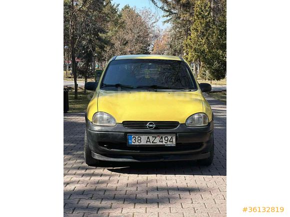 EMSALSİZ KONDİSYONDA CORSA B KILİMALI 