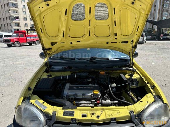 EMSALSİZ KONDİSYONDA CORSA B KILİMALI 