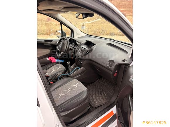 Sahibinden Ford Tourneo Courier 1.6 TDCi Titanium Plus 2015 Model