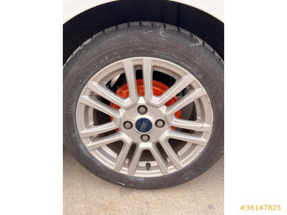 Sahibinden Ford Tourneo Courier 1.6 TDCi Titanium Plus 2015 Model