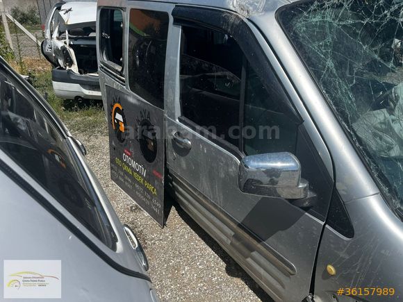 Ford Connect Sağ Ön Kapı Orijinal Hatasız