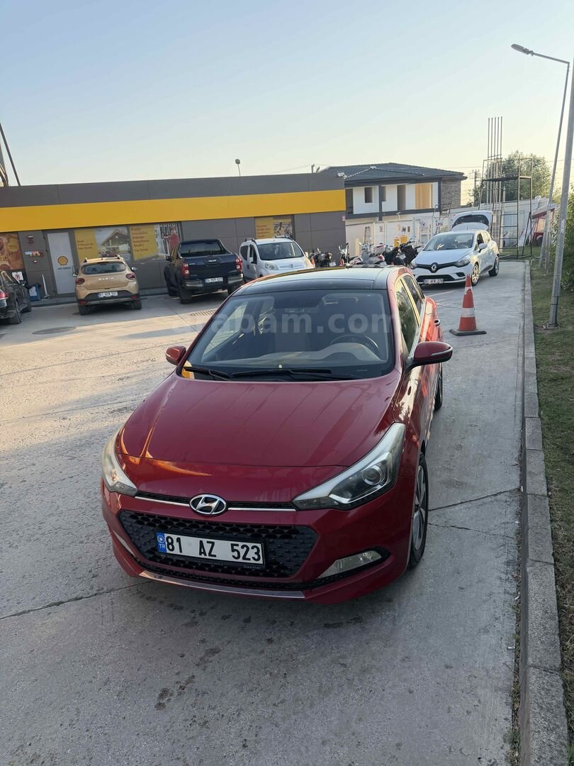 Sahibinden Hyundai i20 1.4 MPI Elite Smart 2016 Model Düzce 60.000 km Kırmızı 1