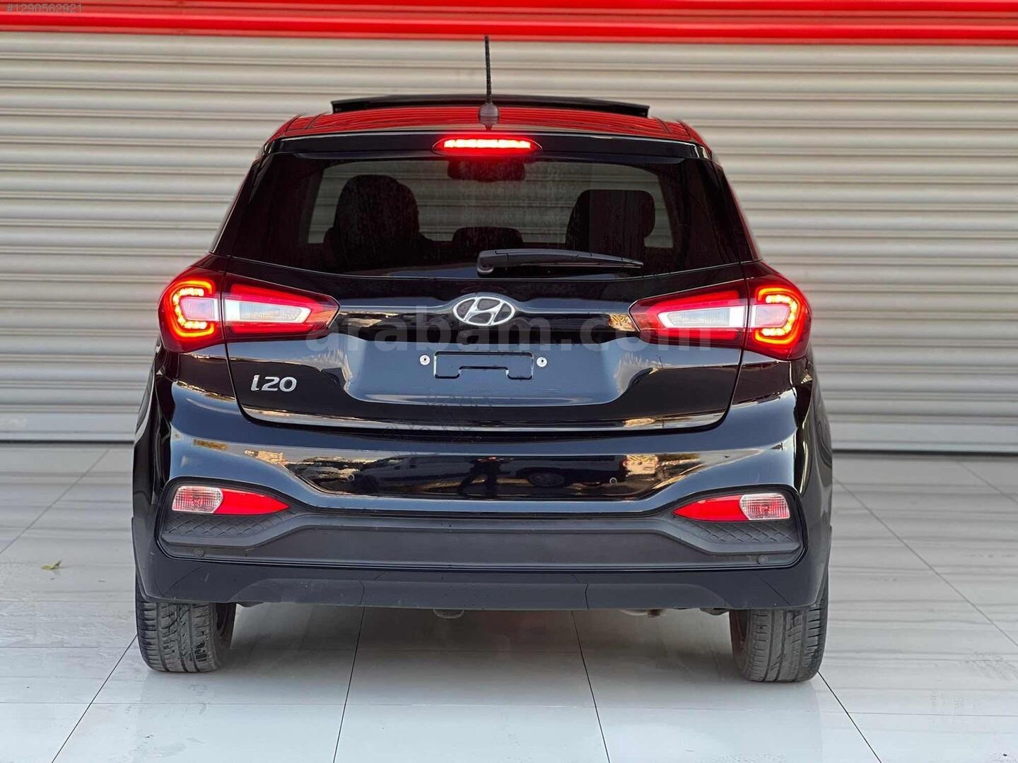 Galeriden Hyundai i20 1.4 MPI Elite Smart 2019 Model Aydın 54.000 km Siyah 3