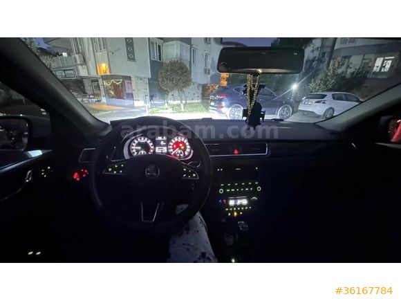 Sahibinden Skoda Rapid 1.6 TDI Elegance 2014 Model  162000 km Beyaz