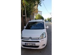 TERTEMİZ Sahibinden Citroen Berlingo 1.6  multispce 2014 Model İstanbul 196.000 km Beyaz