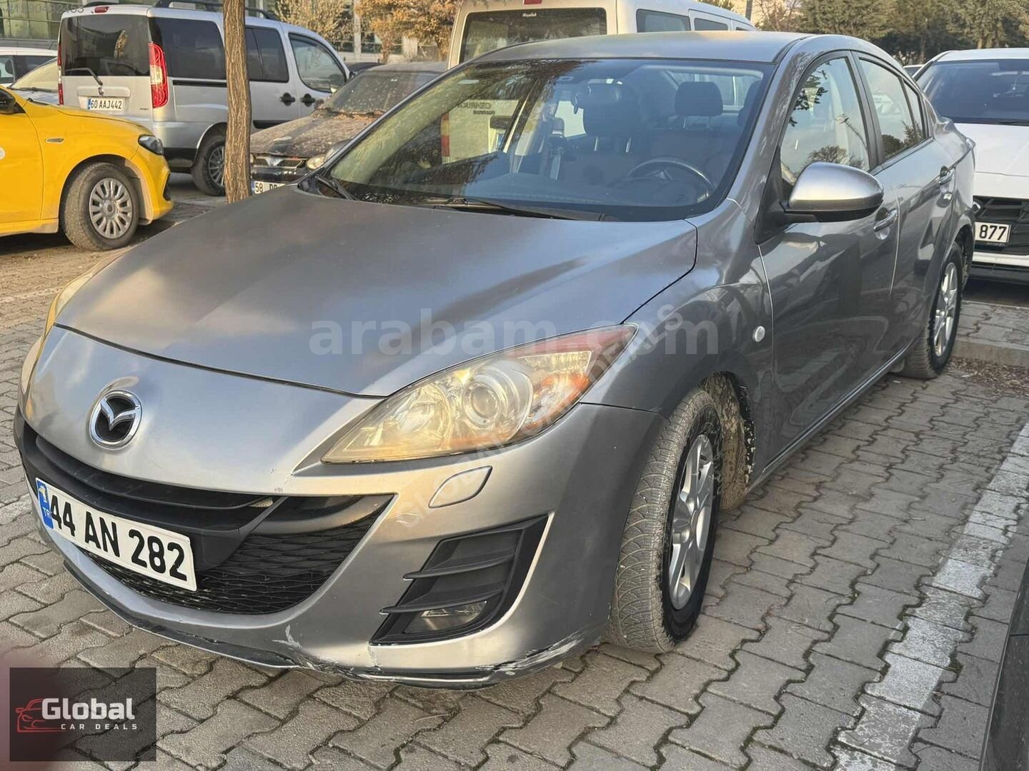 Galeriden Mazda 3 1.6 Touring 2011 Model Malatya 147.000 km Şampanya 2