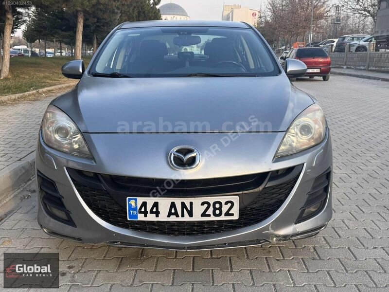 Galeriden Mazda 3 1.6 Touring 2011 Model Malatya 147.000 km Şampanya