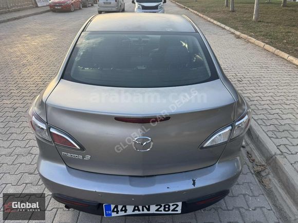 Global Car Deals'tan TR'de TEK Mazda 3 Otomatik