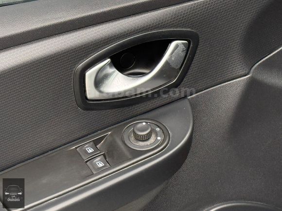 OTOMATİK 2016 RENAULT CLİO 1.5 dCİ TOUCH 82.oookm 90HP