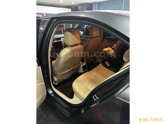 2017 SKODA OCTAVİA 1.6 TDI STYLE CR DSG
7 İLERİ OTOMATİK DİZEL 
115 HP KM:205.000