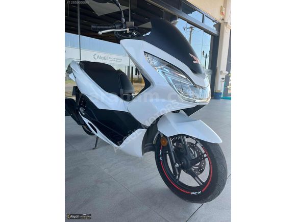 ALGÜL MOTORS'TAN 2017 MODEL HONDA PCX 150CC HATASIZ DÜŞÜK KM
