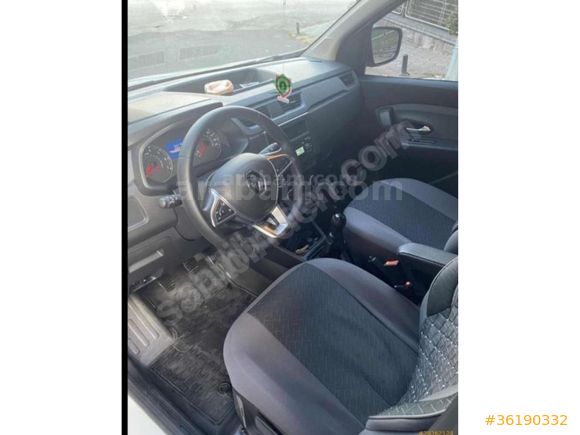 Sahibinden Renault Express 1.5 BlueDCI Joy 2023 Model hatasız boyasız garantisi devam etmektedir.lastikler sıfırdır