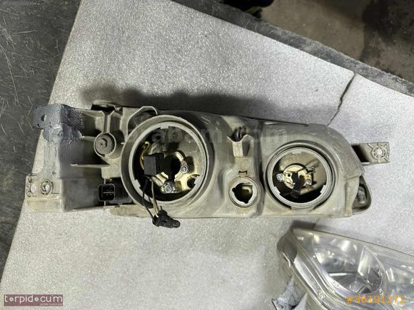 TORPİDOCUMDAN HYUNDAİ STAREX SAĞ SOL FAR TAKIM