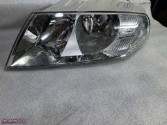 TORPİDOCUMDAN SKODA OCTAVİA SAĞ FAR ORJİNAL SORUNSUZ TEMİZ