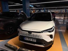 Sahibinden Toyota Corolla Cross Hybrid 1.8 Passion 2025 Model  6.001 km Beyaz