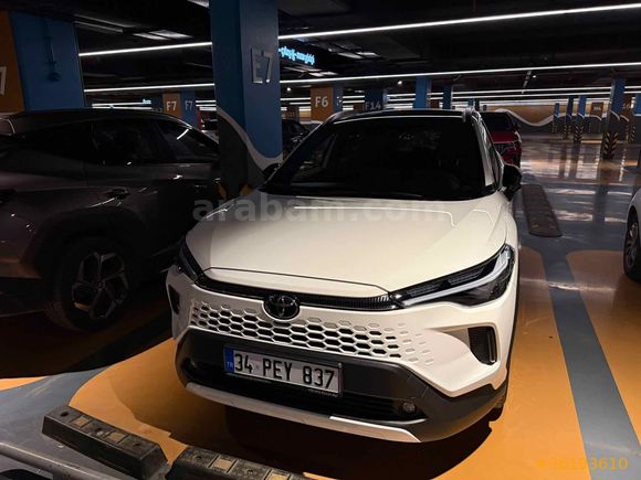 Sahibinden Toyota Corolla Cross Hybrid 1.8 Passion 2025 Model  6.001 km Beyaz