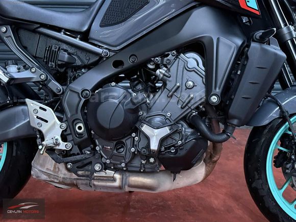 CEYLAN MOTORS'DAN 2022 MODEL MT09 QUİCKSHİFTER HATASIZ BOYASIZ