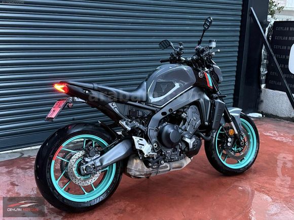 CEYLAN MOTORS'DAN 2022 MODEL MT09 QUİCKSHİFTER HATASIZ BOYASIZ