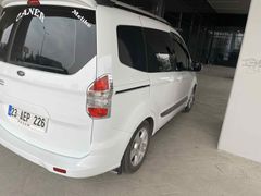 Sahibinden Ford Tourneo Courier 1.5 TDCi Delux 2020 Model  82.000 km otomobıl ruhsatlı Beyaz