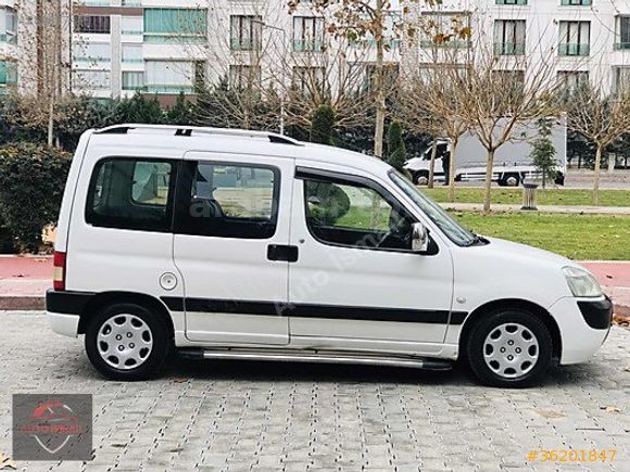 ORJİNAL 2004 MODEL PEUGEOT PARTNER 2.0 HDİ KLİMALI