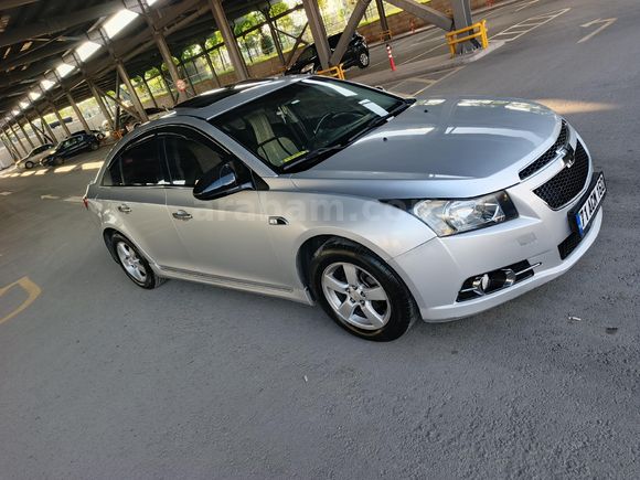 Chevrolet Cruze 124 lük Design Edition 2012 Model Degişensiz