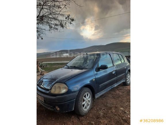 Sahibinden Renault Clio 1.4 Rxt 2001 Model