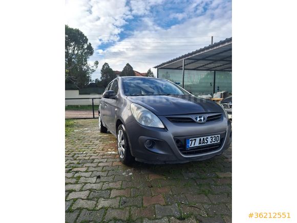Sahibinden Hyundai i20 Troy 1.2 DOHC Team 2012 Model  205.000 km Füme