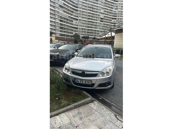 GÜÇ+KONFOR+YOL TUTUŞ
Opel Vectra 1.9 CDTI Comfort 2008 Model İstanbul