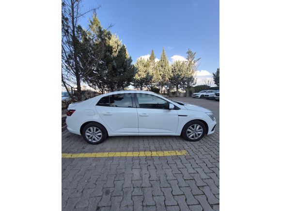 Sahibinden Renault Megane 1.3 TCe Joy Comfort 2023 Model