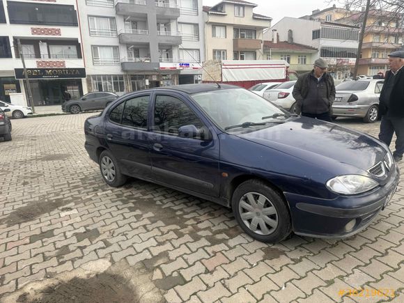 Galeriden Renault Megane 1.4 Authentique 2002 Model Çanakkale