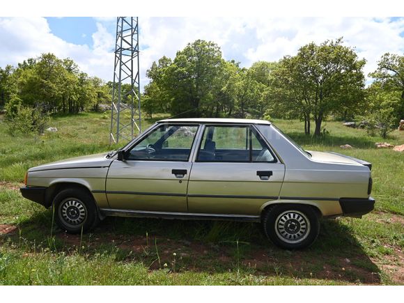 Sahibinden Emsalsiz  Orijinal 88 Model Renault R 9 1.4 Broadway