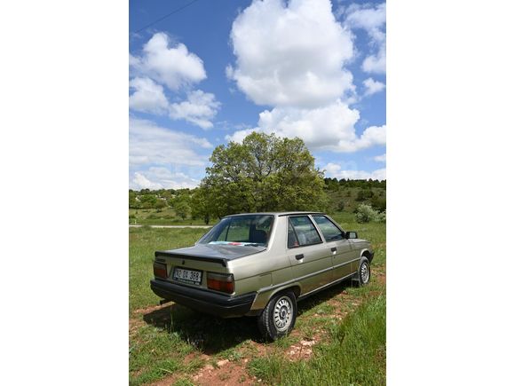Sahibinden Emsalsiz  Orijinal 88 Model Renault R 9 1.4 Broadway