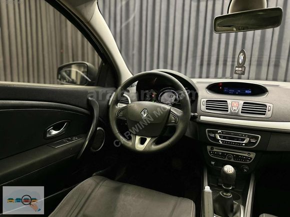 2012 RENAULT MEGANE CAM TAVAN TEMİZ ARAÇ
