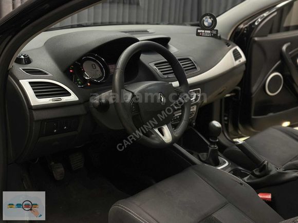 2012 RENAULT MEGANE CAM TAVAN TEMİZ ARAÇ