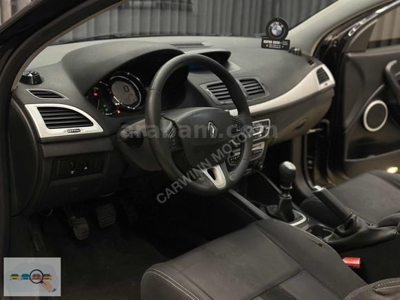 2012 RENAULT MEGANE CAM TAVAN TEMİZ ARAÇ
