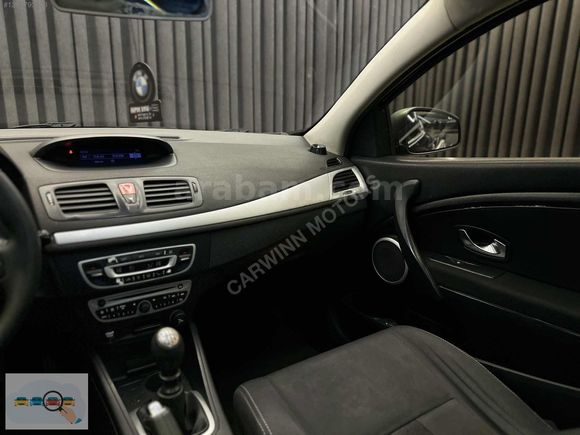 2012 RENAULT MEGANE CAM TAVAN TEMİZ ARAÇ