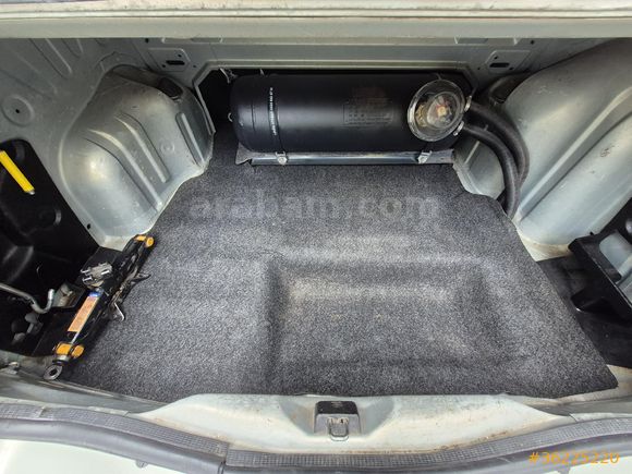 Sahibinden Renault Clio 1.4 RNA 2000 Model