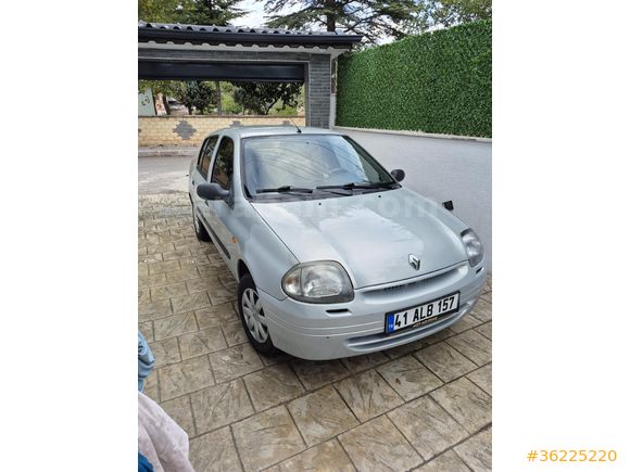 Sahibinden Renault Clio 1.4 RNA 2000 Model
