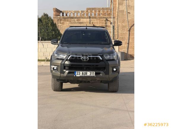 Sahibinden Toyota Hilux 2.4 D-4D 4x4 Invincible 2021 Model 