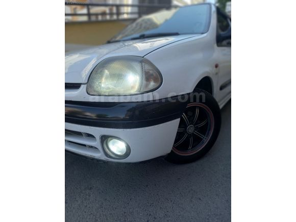 2000 MODEL BAKIMLI KLİMALI 1.4 RENAULT CLİO