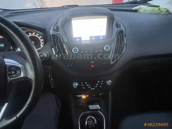 Sahibinden Ford Tourneo Courier 1.5 TDCi Titanium Plus 2022 Model 