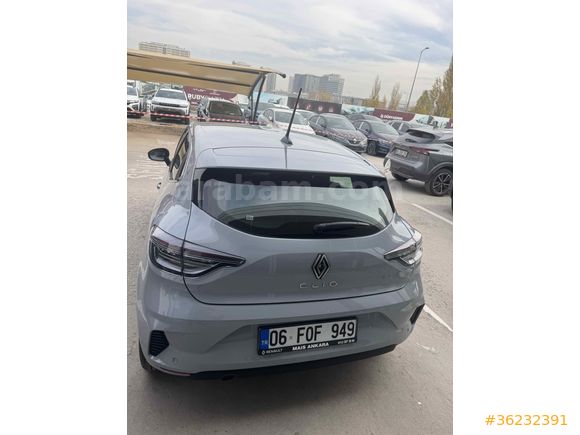 Sıfır ayarında Renault Clio 1.0 TCe Evolution 2025 Model Ankara