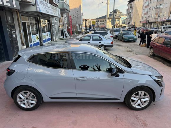 Sıfır ayarında Renault Clio 1.0 TCe Evolution 2025 Model Ankara